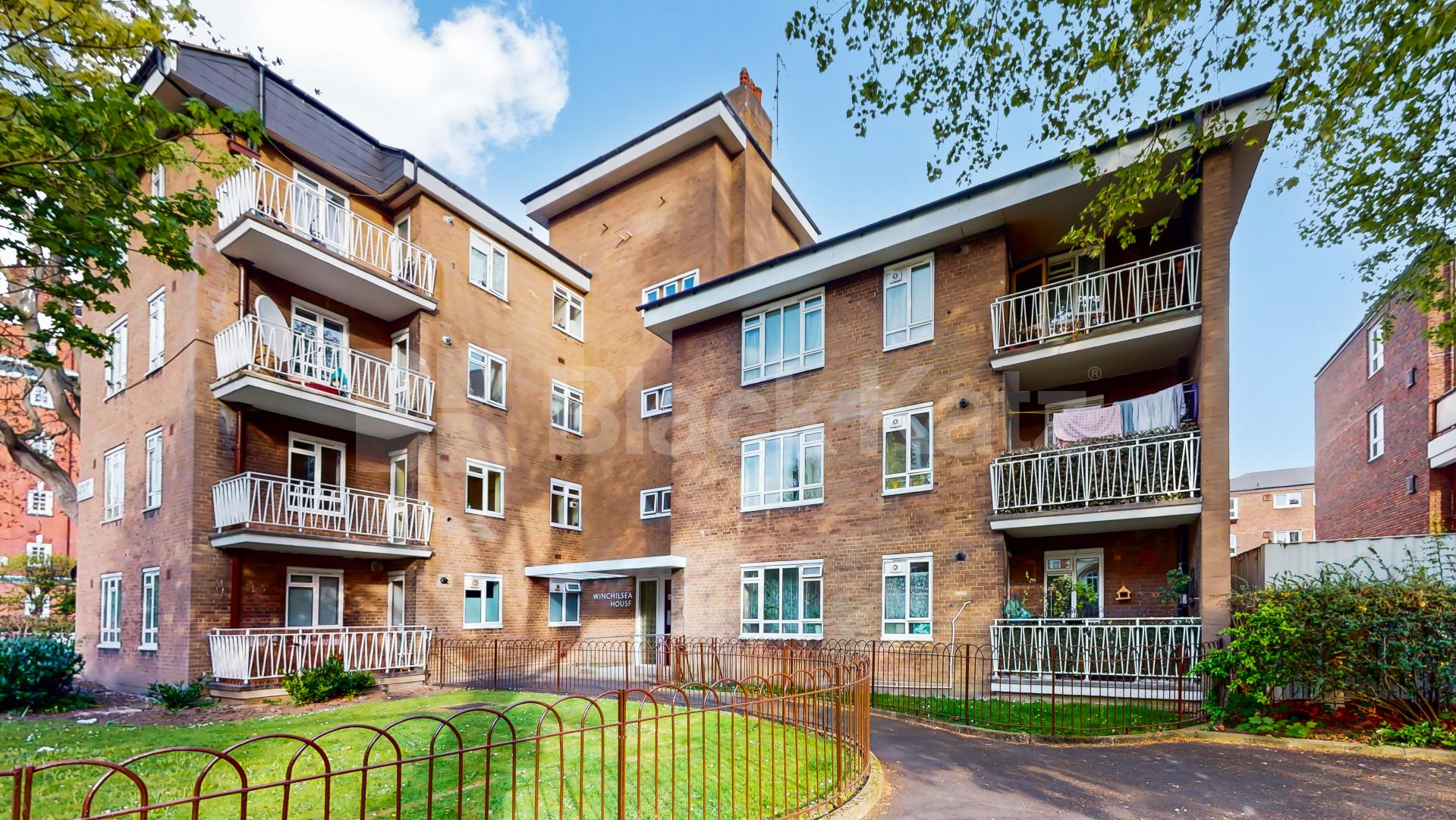 Newly refurbished three double bed flat in the heart of St Johns Wood St Johns Wood Road, St Johns Wood